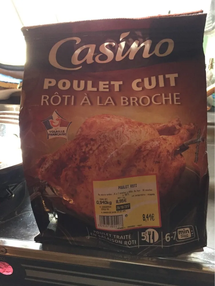Poulet cuit roti a la broche