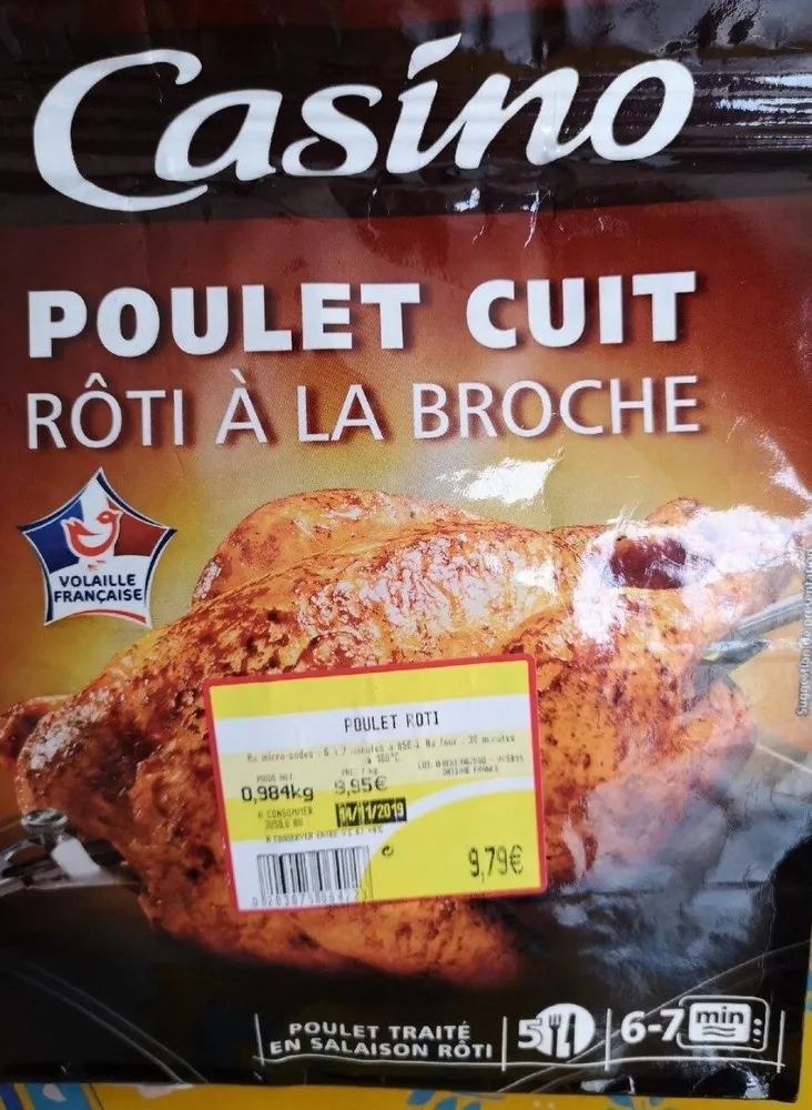 Poulet cuit rôti à la broche