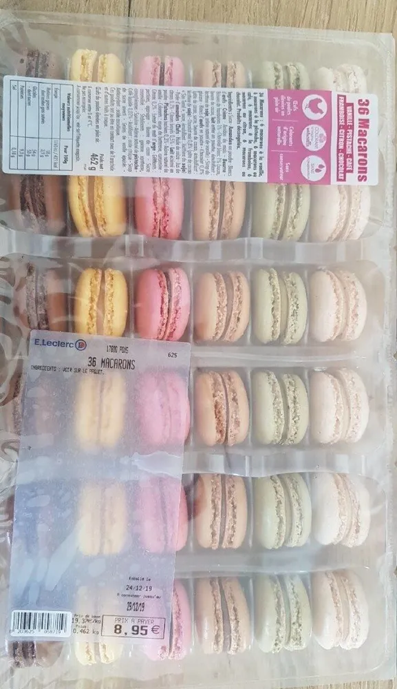 36 macarons