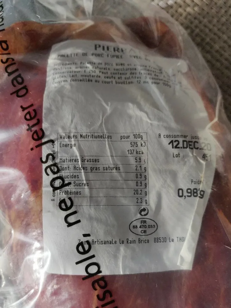 Palette de porc fumée avec os