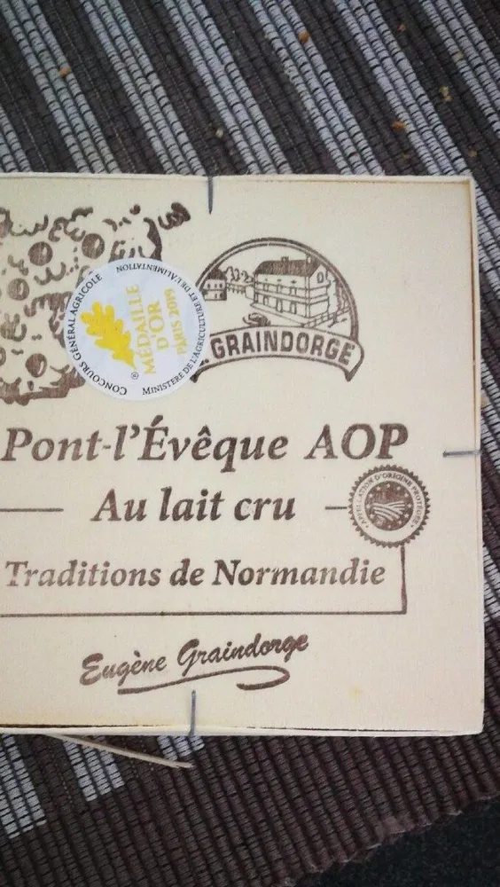 Pont l'évêque AOP au lait cru