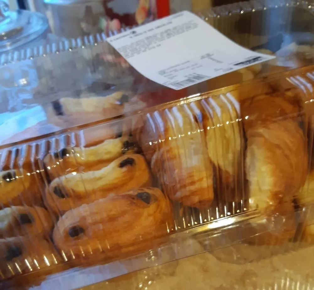 10 croissants + 10 pains choco.delifra