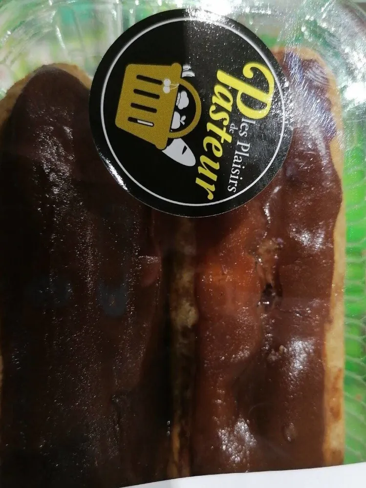 Éclair au chocolat