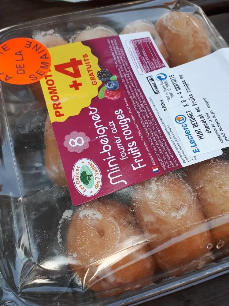 Mini-beignet fourrés aux fruits rouges