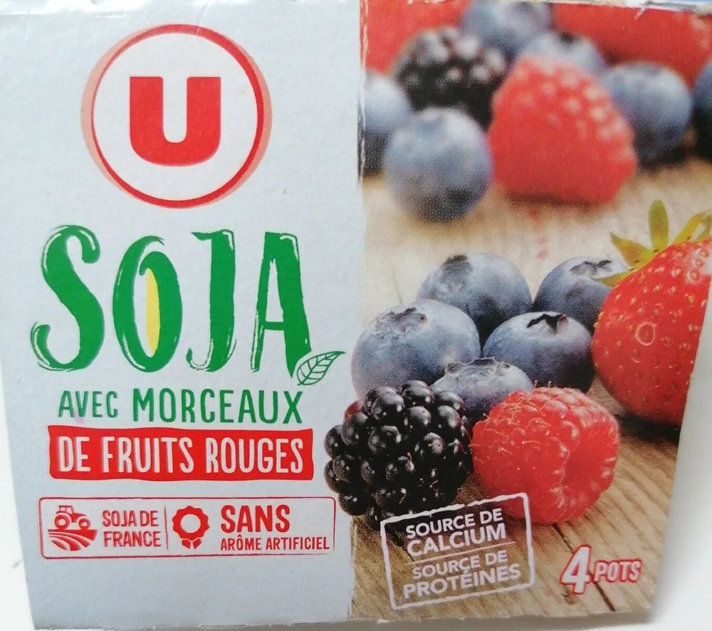 Yaourt avec morceaux de fruits rouges