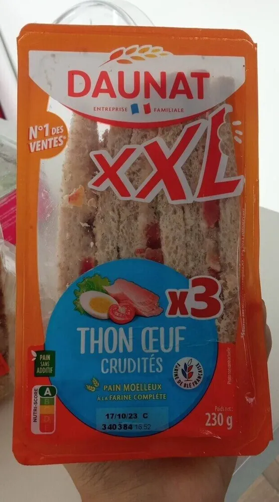 Sandwich club thon oeuf crudités