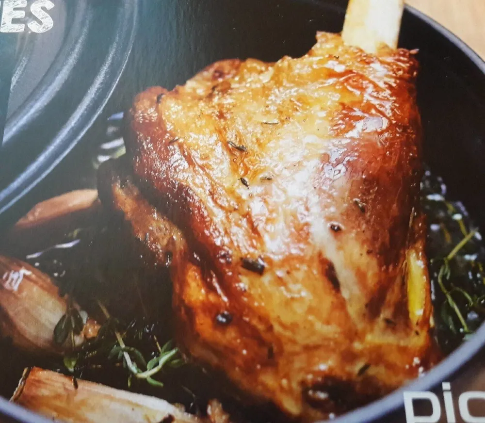 Souris d'agneau cuite dans son jus au thym