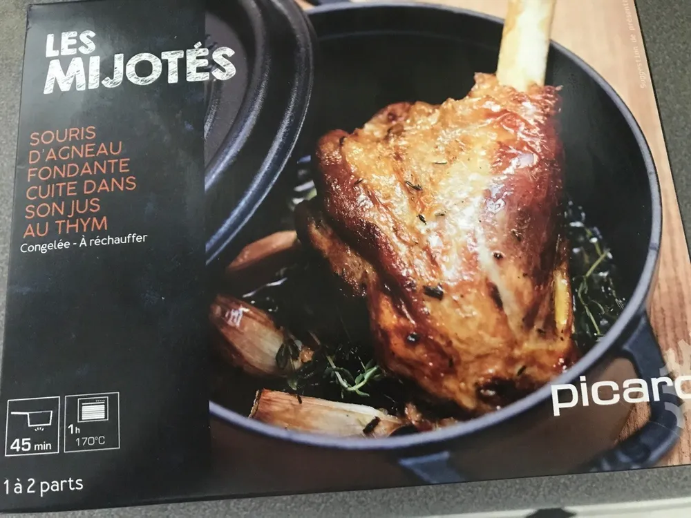 Les mijotés souris d'agneau fondante cuite dabs son jus de thym
