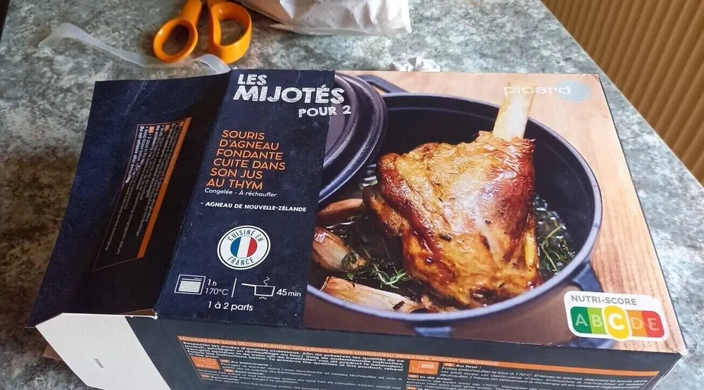 Souris d'agneau fondante cuite dans son jus au thym