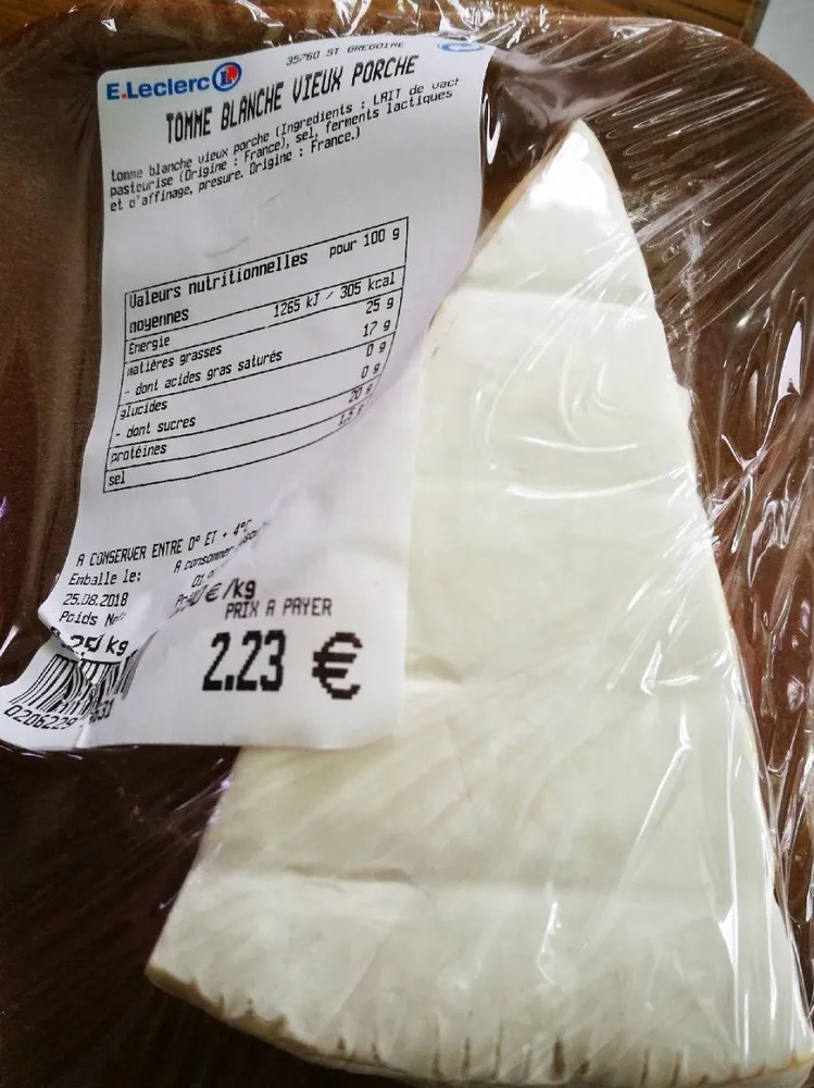 Tomme blanche vieux porche
