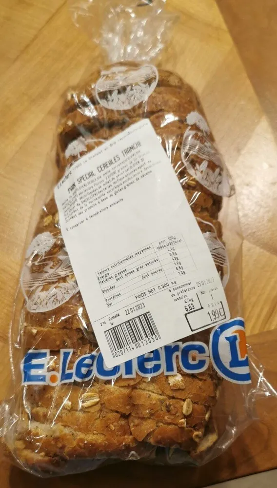 Pain spécial céréales tranche