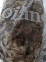 Sliced rye and currant bread