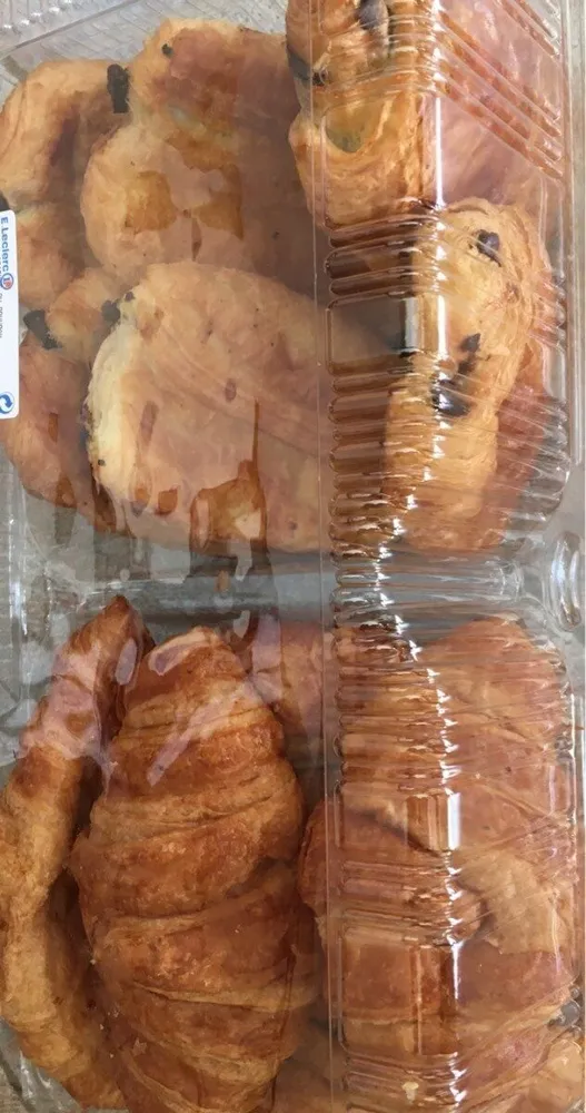 Lot de croissants et pains chocolat
