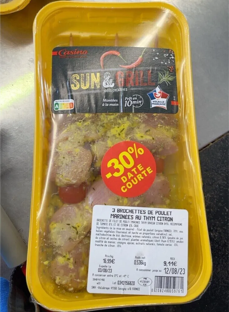 3 BROCHETTES DE POULET MARINÉES AU THYM CITRON