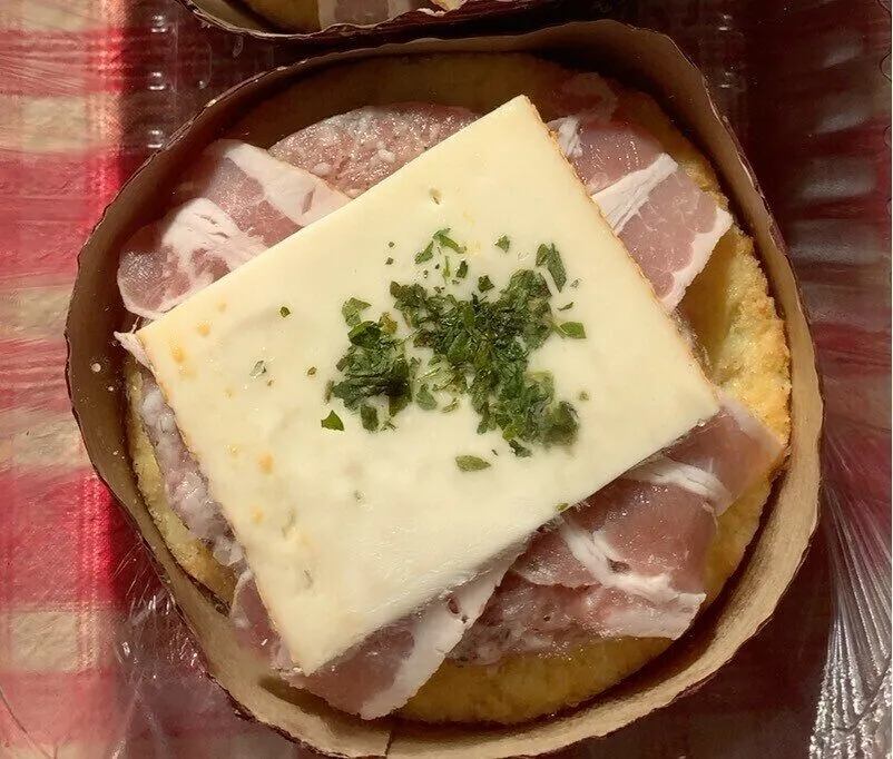 Galette aux pomme de terre et fromage a raclette