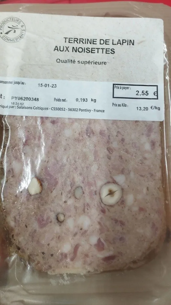 Terrine de lapin aux noisettes