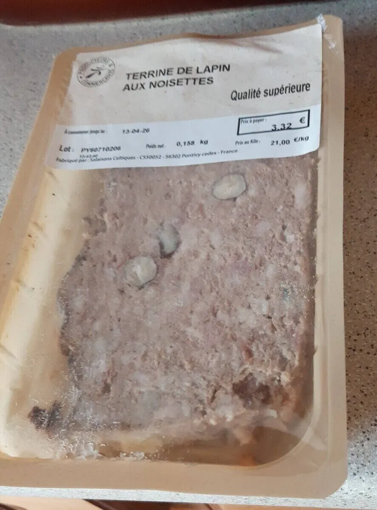 Terrine de lapin aux noisettes