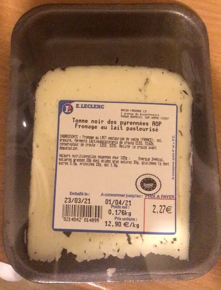Tomme noir des pyrennees AOP Fromage au lait pasteurise