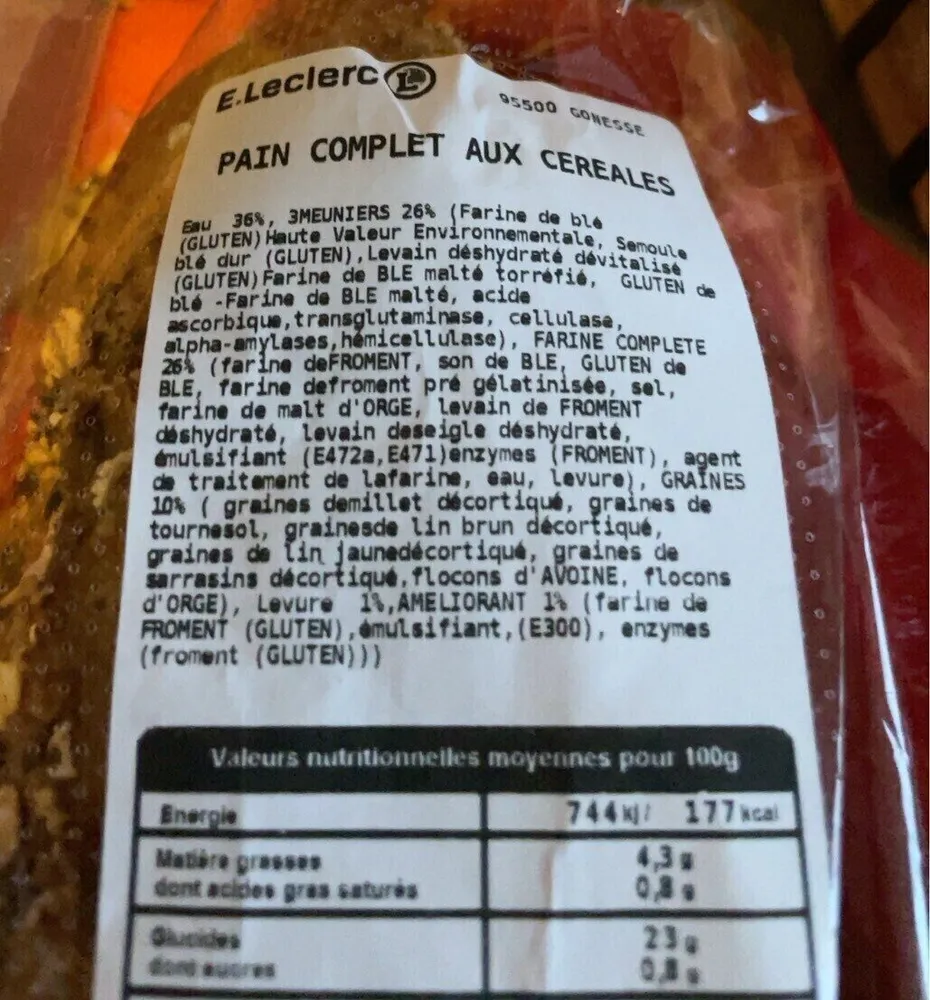 Pain complet aux céréales