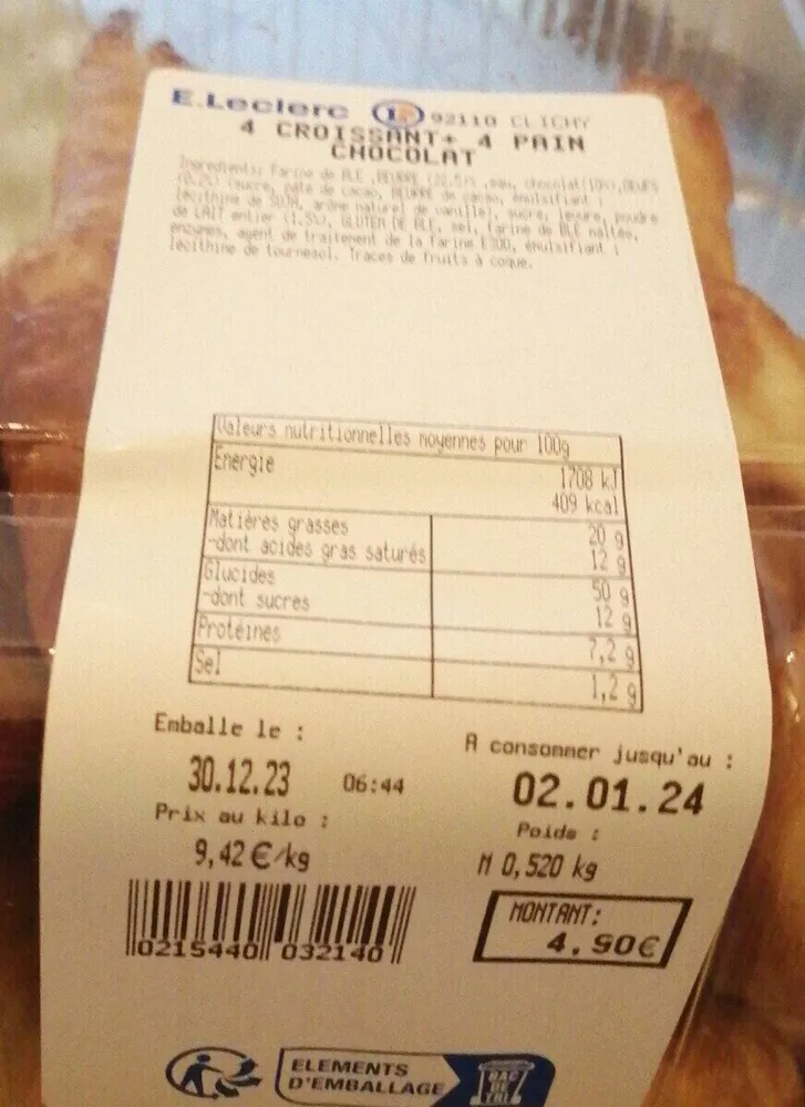 Pain au chocolat et croissant