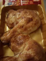 2 cuisses de poulet rôties cuites, traitées en salaison