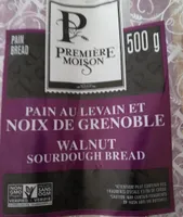 Pain au levain et noix de Grenoble