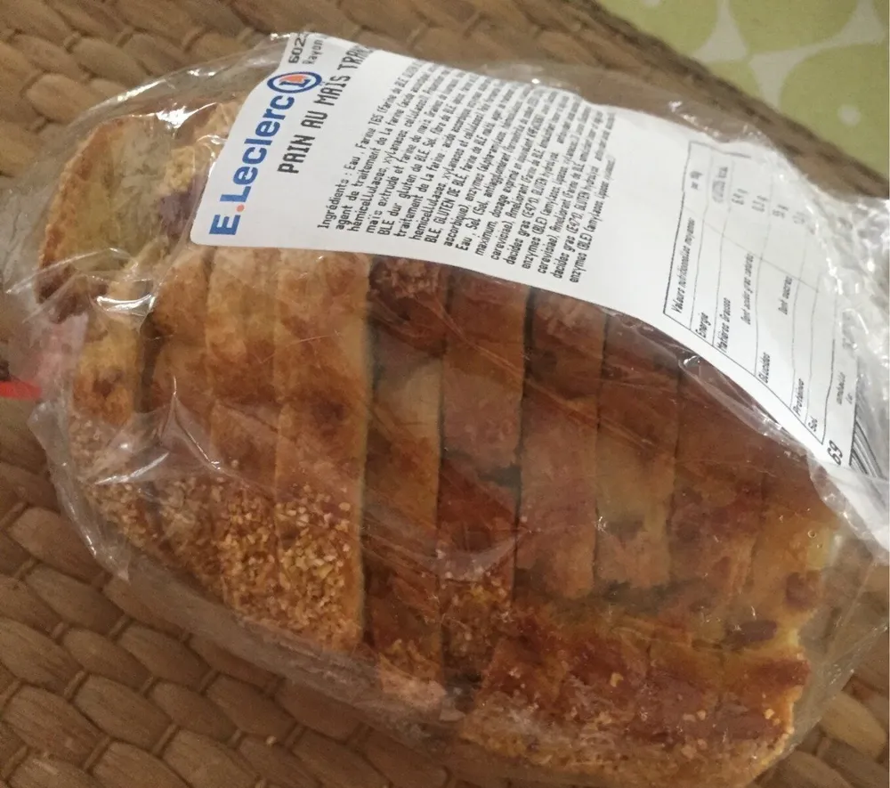 Pain au maïs tranché