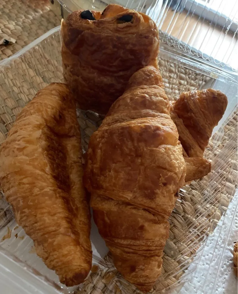 4 pains au chocolat + 4 croissants