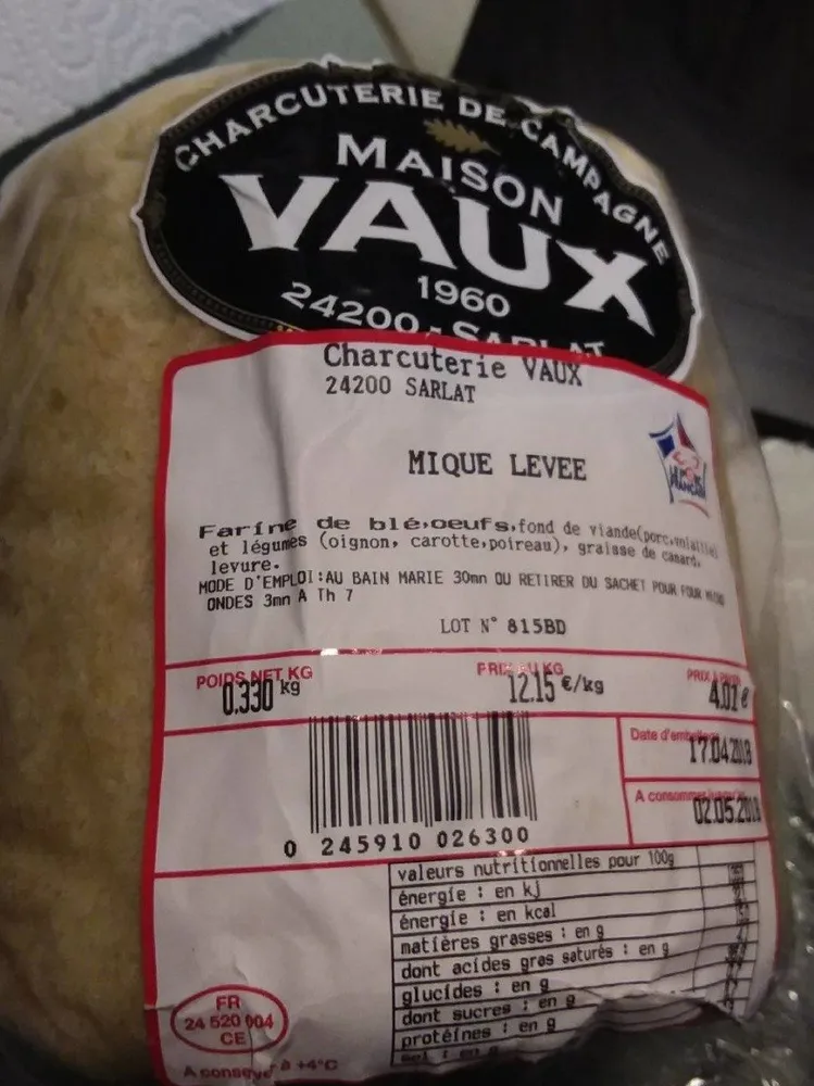 Piqué levee
