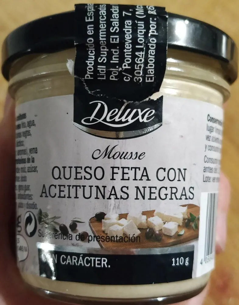 Mousse queso feta con aceitunas negras