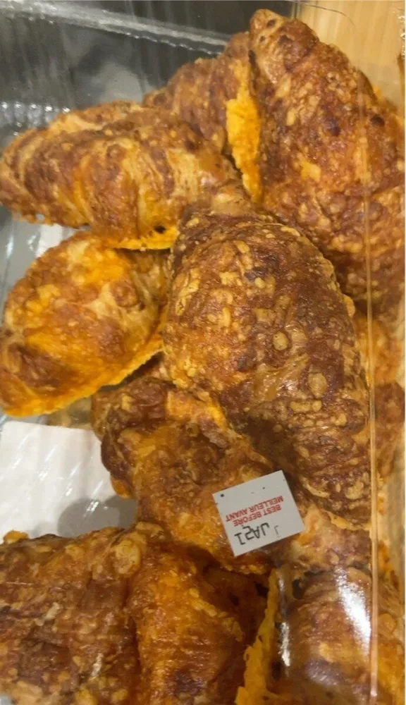 Mini cheese croissants