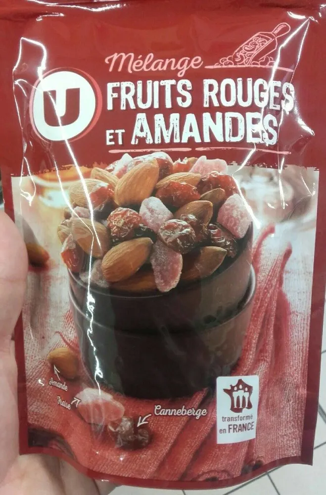 Melange fruits rouges et amandes