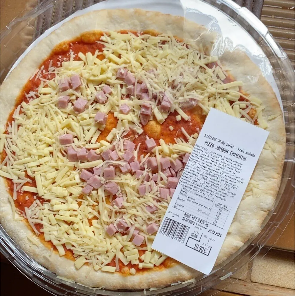 Pizza jambon emmental