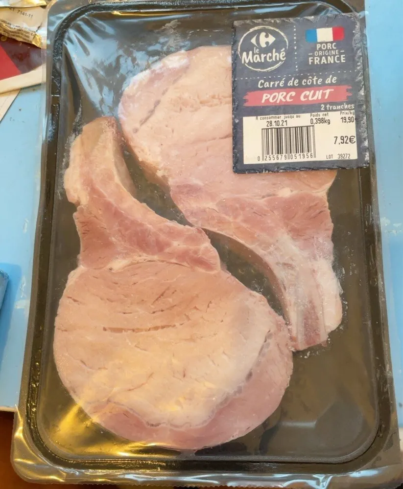 Carré de côte de porc cuit