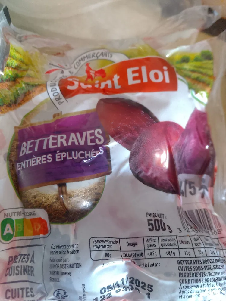 Betteraves entières épluchées