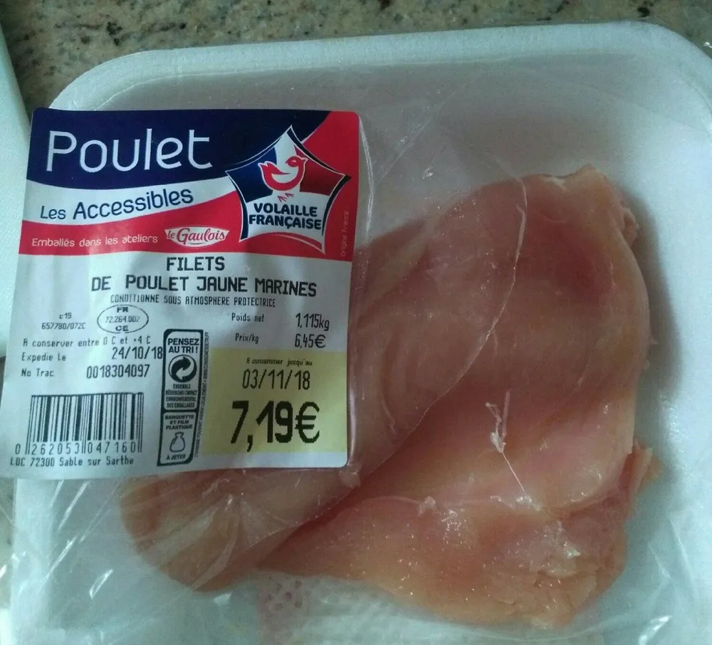 Filets de poulet jaune marinés