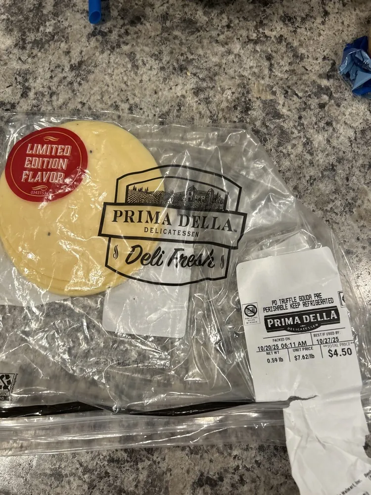 TRUFFLE GOUDA CHEESE SLICES
