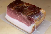 Jambon cru fumé des alpes italiennes