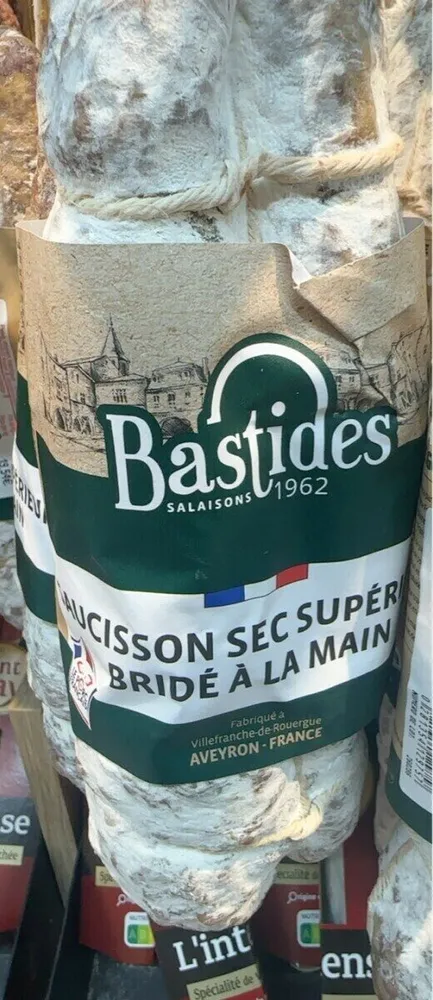 Saucisson sec supérieur bridé a la main