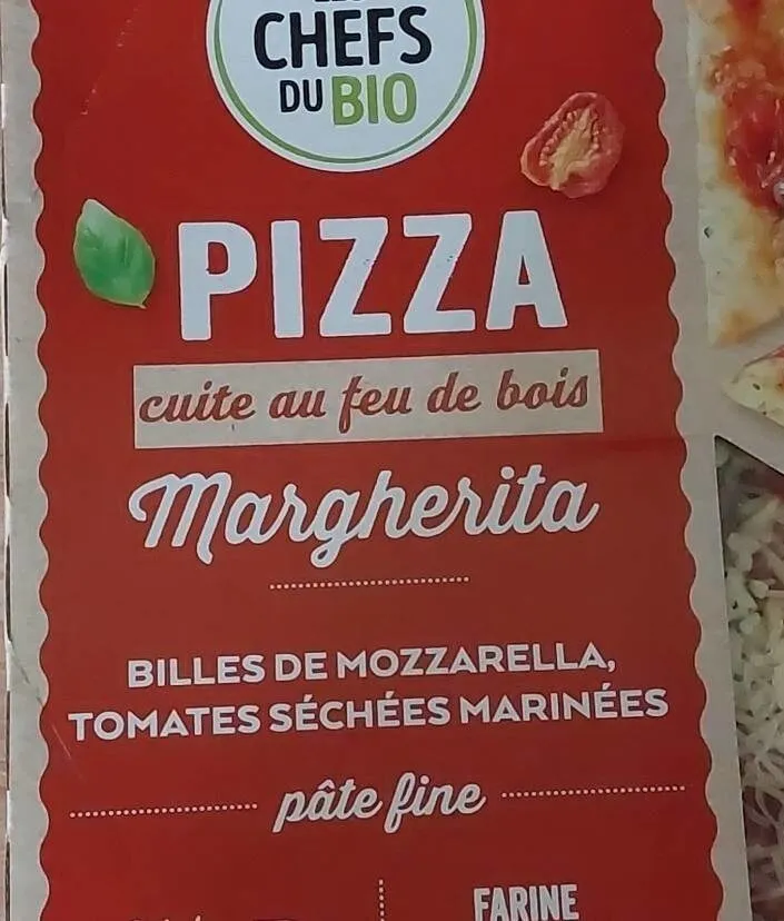 Pizza Magherita cuite au feu de boi