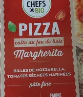 Pizza Magherita cuite au feu de boi