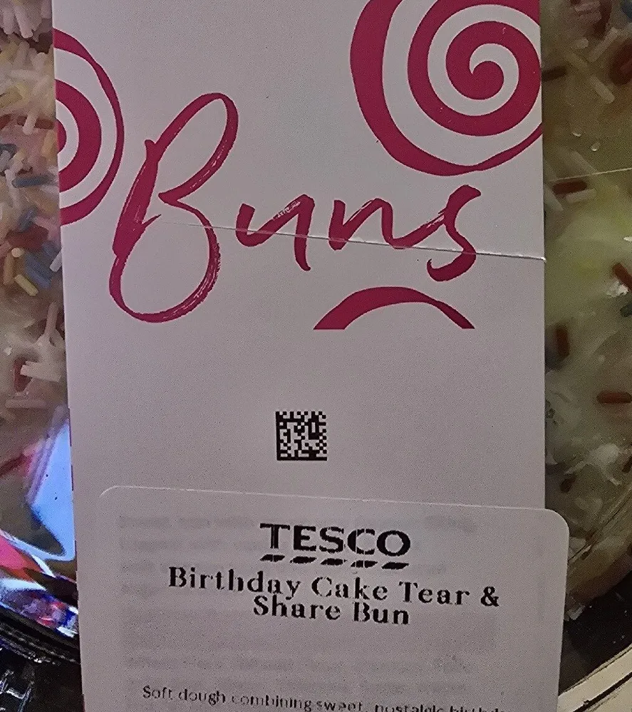 Tesco Birthday Cake Tear & Share Bun