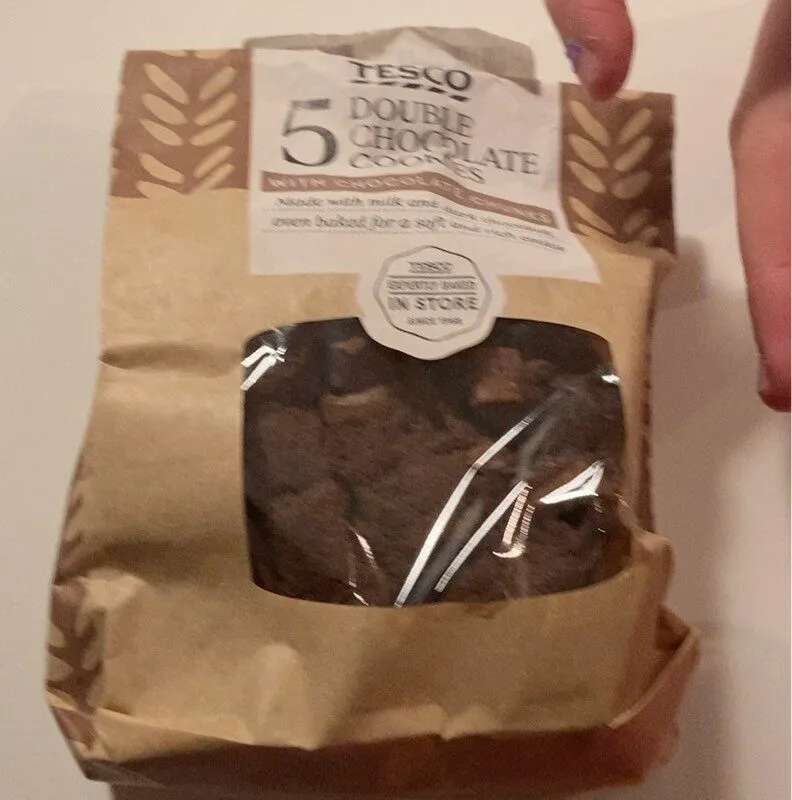 5 double chocolate cookies with chocolate chunks