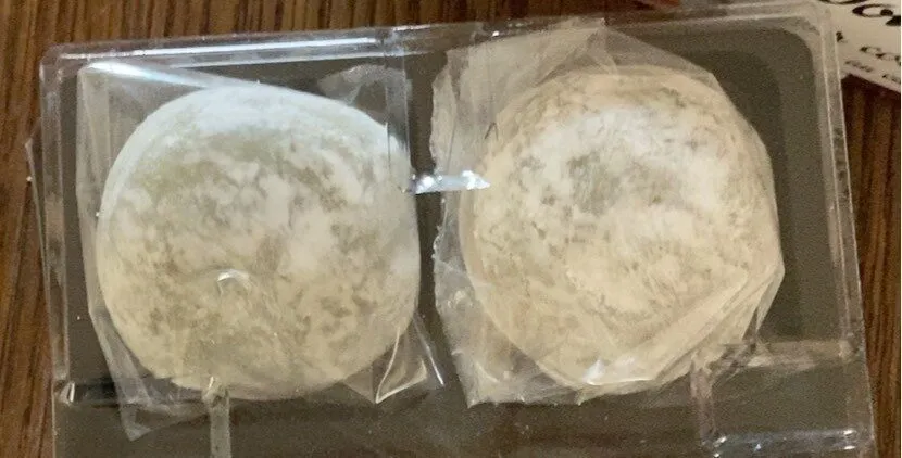 Mochi au parfum de yomogi et haricot rouge