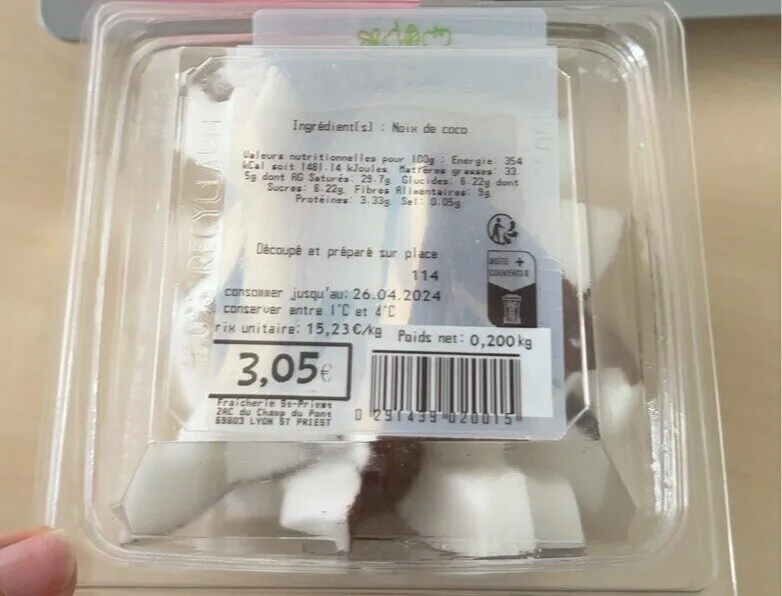 Noix de coco découpée