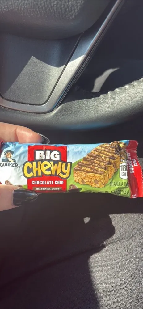 Big Chewy Chocolate Chip Granola Bar