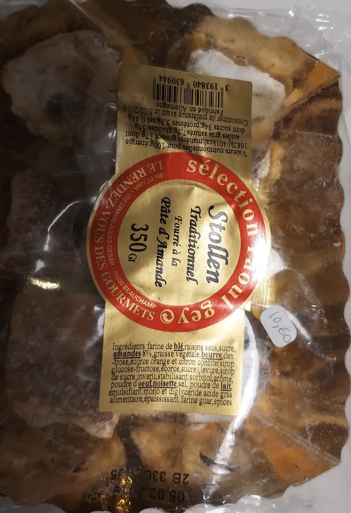 Stollen, traditionnel fourré à la pâte d'amande