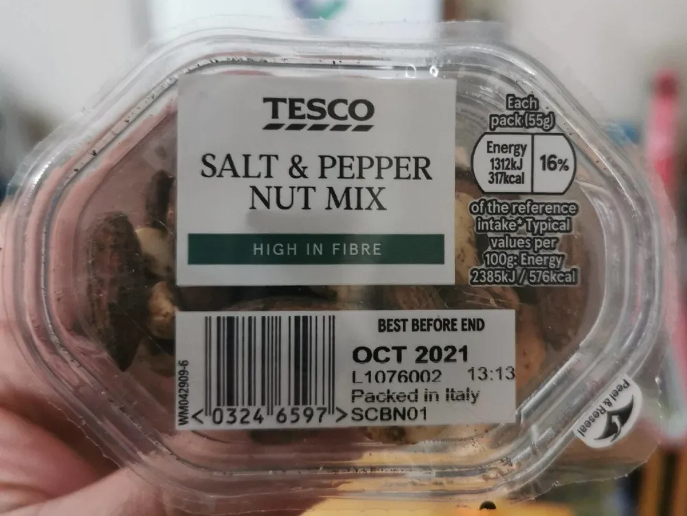 Salt and pepper nut mix