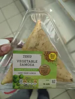 E TESCO VEGETABLE SAMOSA LIGHTLY SPICED & CRISP LO