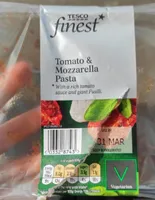 Tomato and mozzarella pasta